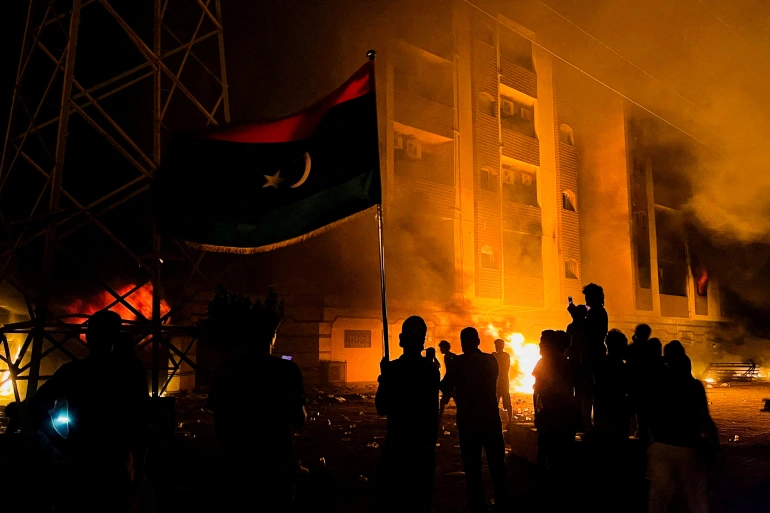 O que está por trás dos protestos que abalam a Líbia?